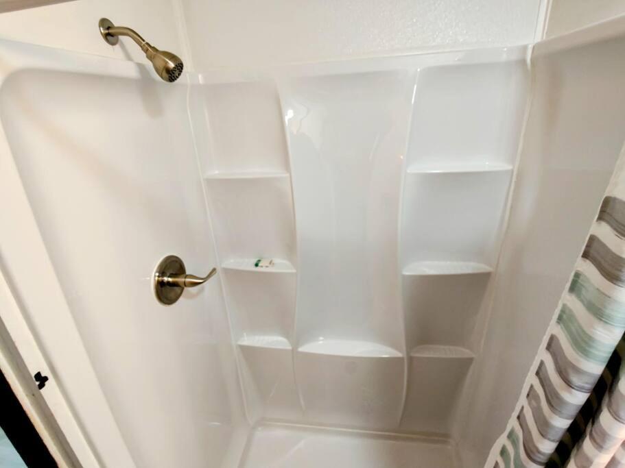 #09 - Large Lakeview One Bedroom- Pet Friendly Hot Springs Extérieur photo