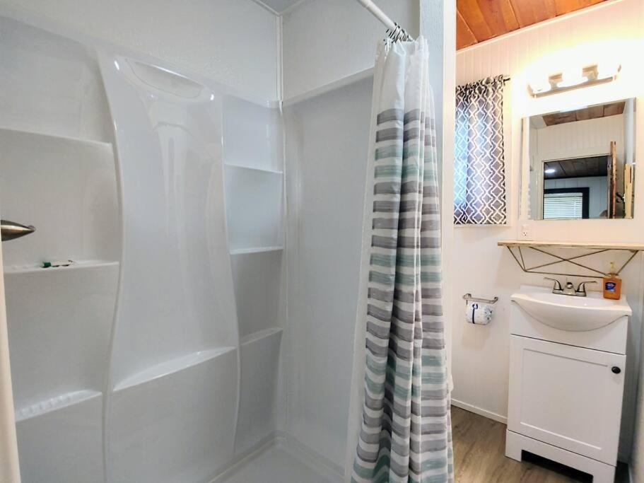 #09 - Large Lakeview One Bedroom- Pet Friendly Hot Springs Extérieur photo